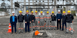 Titulo: Colaboradores passam por treinamento de operação da subestação