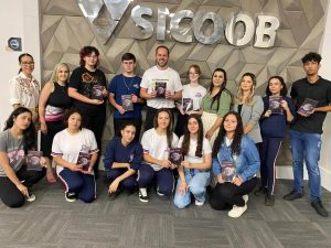 Cerbranorte apoia alunos na publicação de livro de poesias